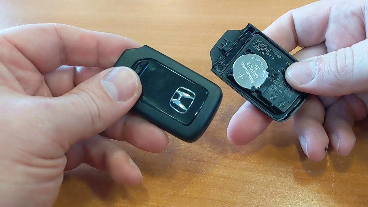Honda key fob open showing battery