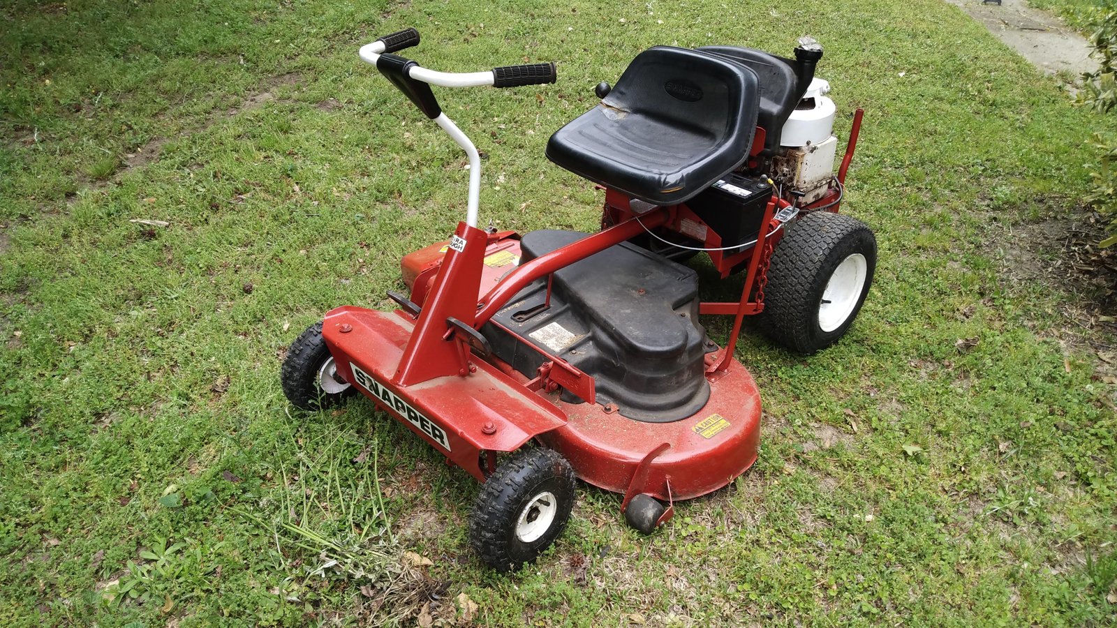 Snapper riding lawn mower